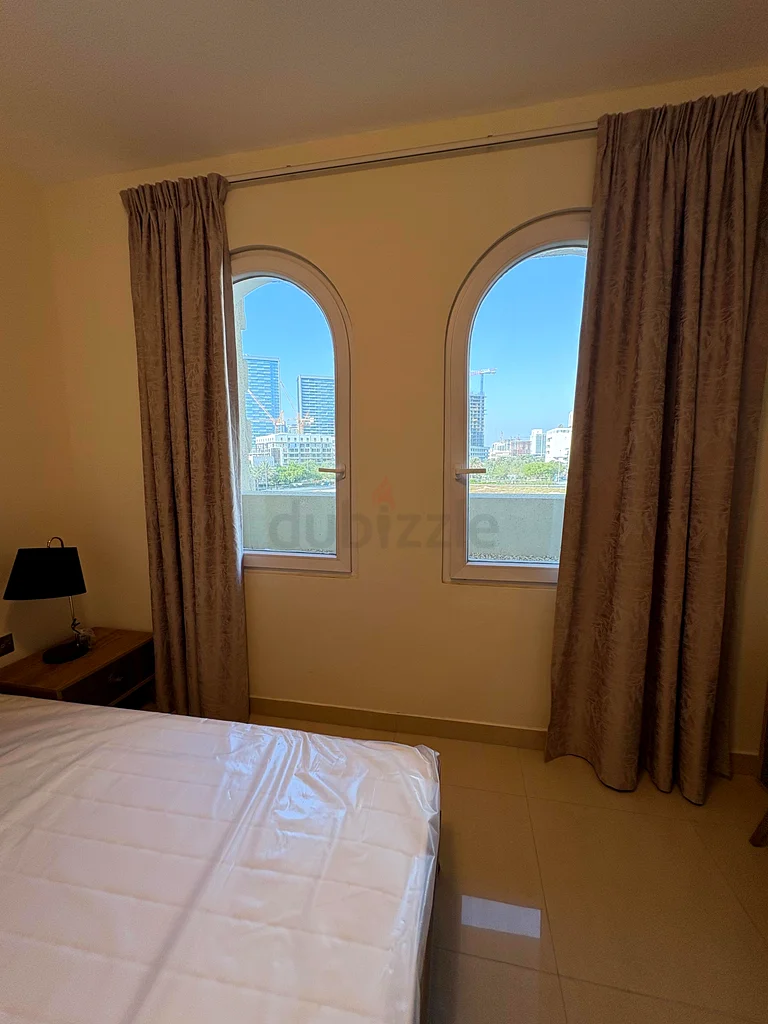 غرفة رئيسية مريحة متاحة في JVC63795743505922114