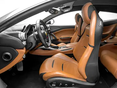 صورة 9 لـ 2019 Ferrari GTC4 LUSSO