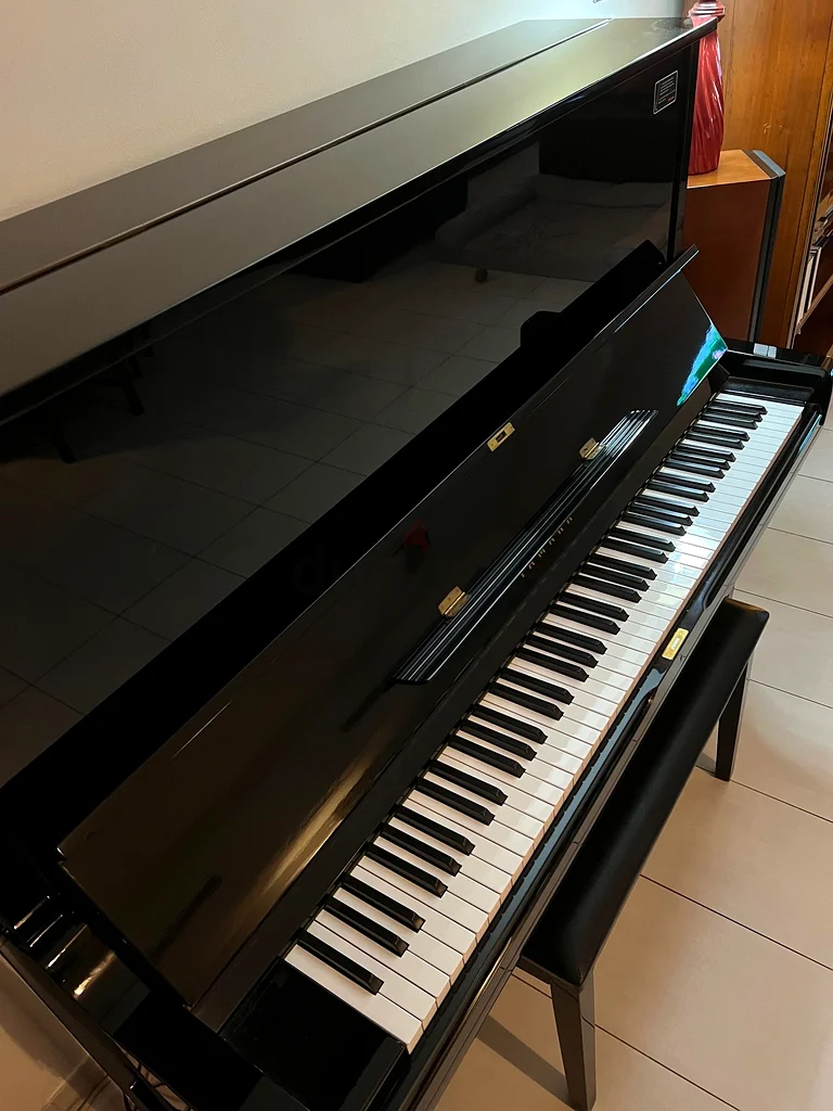 بيانو ياماها رأسي أنيق من طراز U3 معروض للبيع63203702226946111