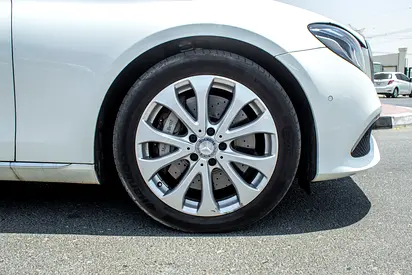 2017 Mercedes-BENZ E-CLASS — фото 9