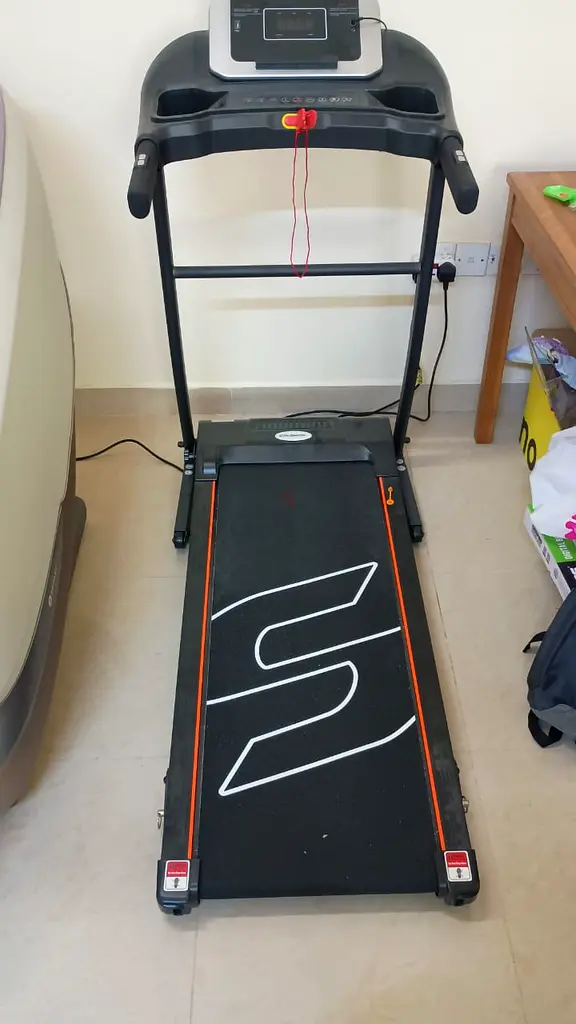 Automatic motorised Treadmill