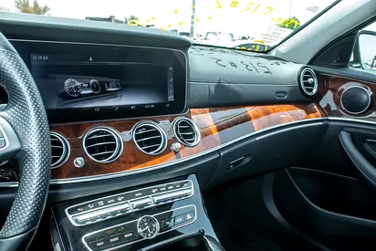 2017 Mercedes-BENZ E-CLASS — фото 15