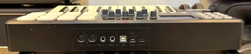 بيع أو مقايضة لوحة مفاتيح WorldPanda MIDI 25 مفتاحًا63264073905665111