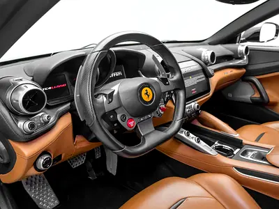 صورة 8 لـ 2019 Ferrari GTC4 LUSSO