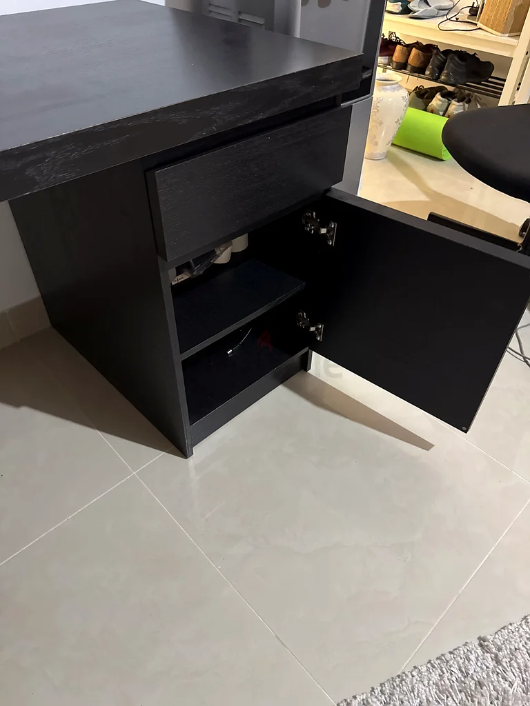 Black IKEA Desk63222347354753112