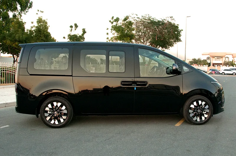 Hyundai Staria | 9 Seater Luxury Van | GCC | Dealer Warranty 5 Years / 150000 Kms63169913538179114