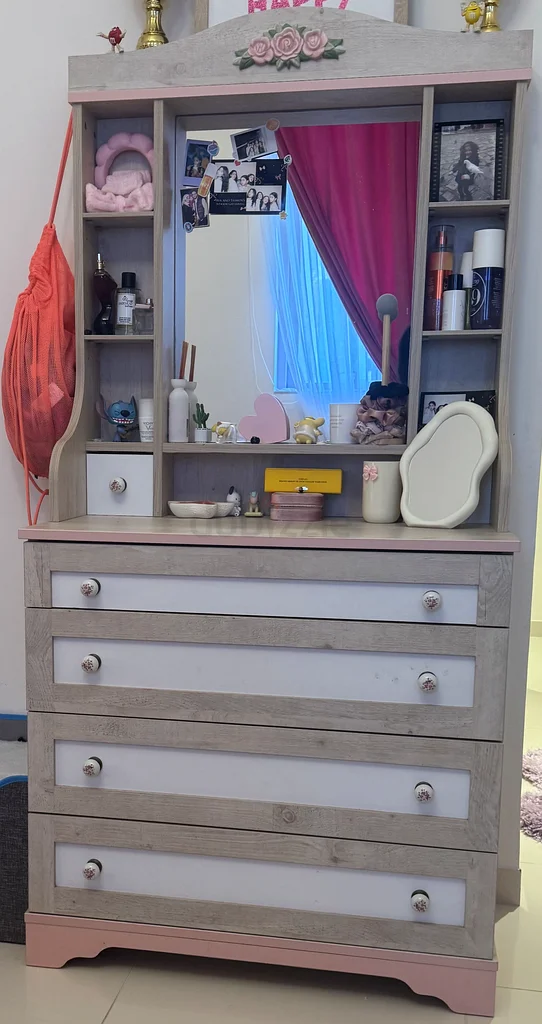 Full bedroom all from home center ‘(‘’Evelyn’’ that currently still being sold at store )62863821819905113