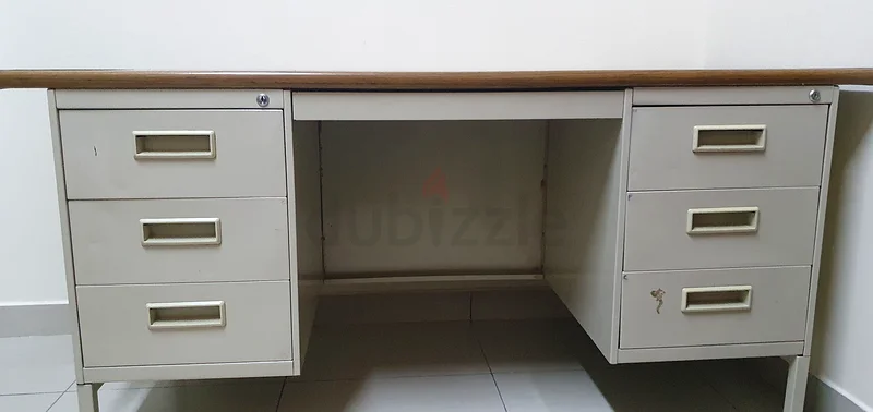 Study table/ Office table632223473480981116