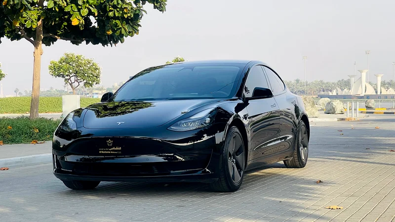 Tesla model 3 standard plus gcc sp  perfect condition63177576980993111