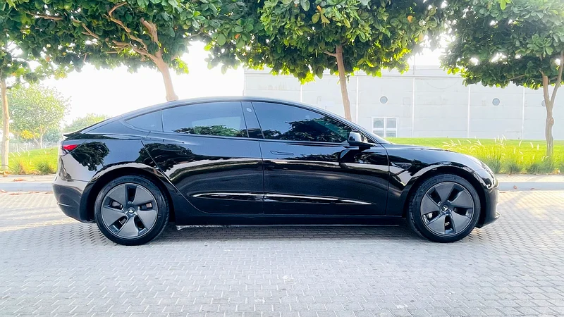 Tesla model 3 standard plus gcc sp  perfect condition63177576980993114