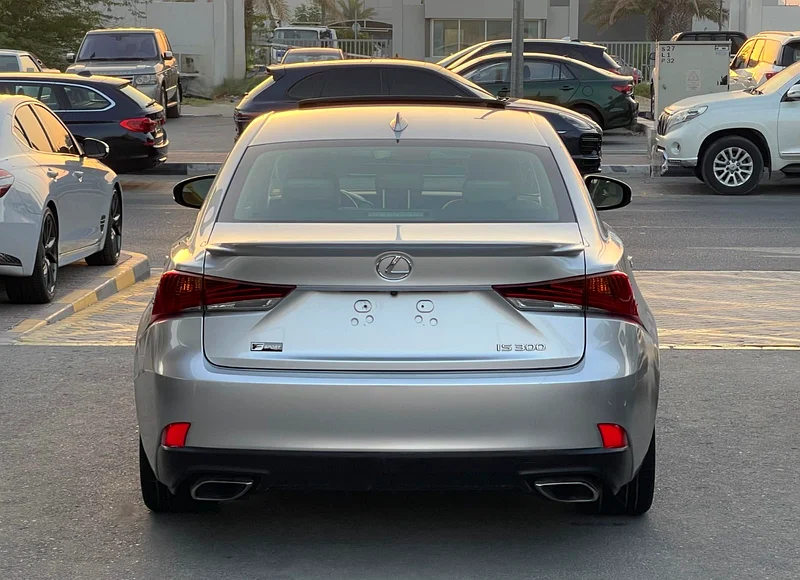 LEXUS - IS300 - 2019 - V6 - 3,5L - PLATINUM - KIT F SPORT- AMERICAN SPECS VERY GOOD CONDITION63225699539457113