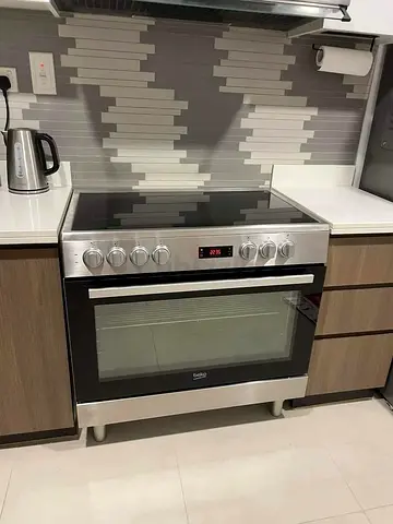 Beko New Model 5 Ceramic Hubs Electric Cooker 90cm