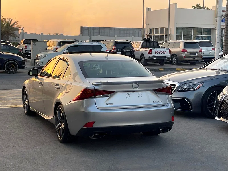 LEXUS - IS300 - 2019 - V6 - 3,5L - PLATINUM - KIT F SPORT- AMERICAN SPECS VERY GOOD CONDITION63225699539457114