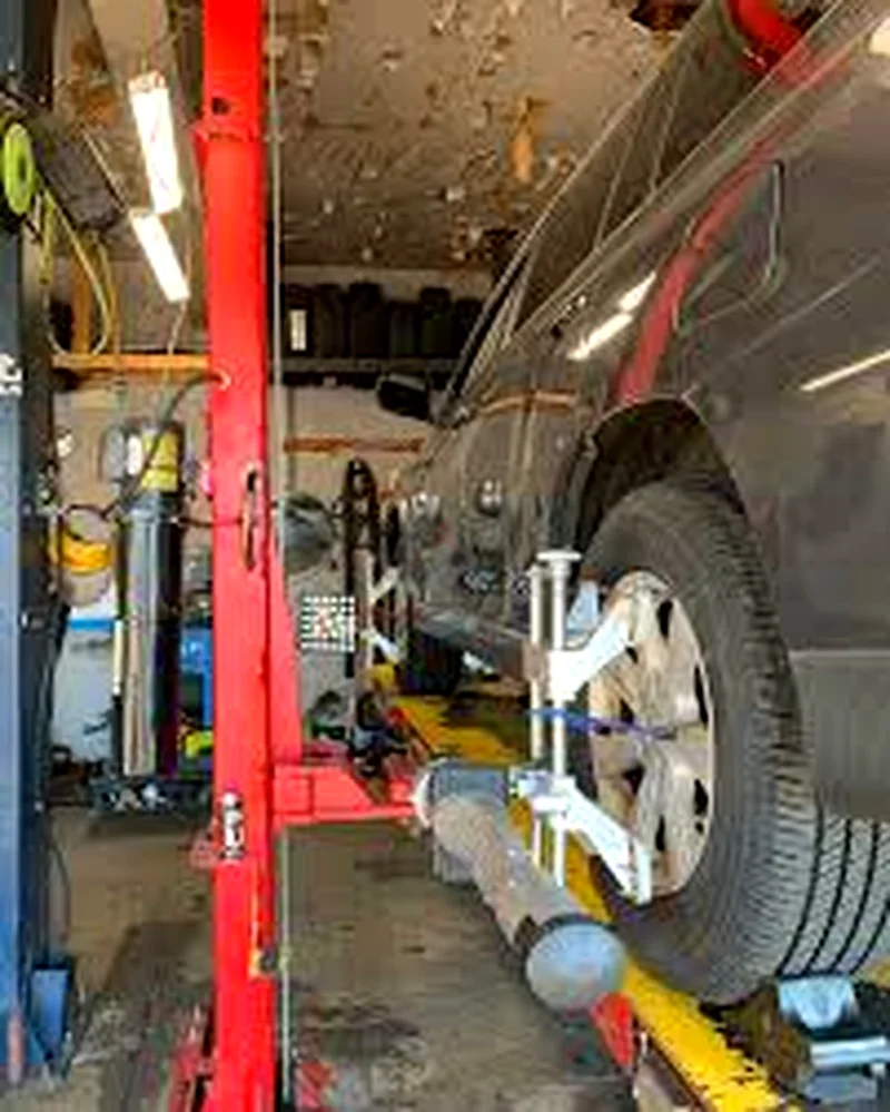 Well running auto garage for rent in Al Quoz Dubai63438079633409111