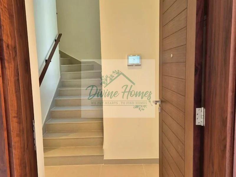 Good Location/Single Row/Close to Amenities62892286118787114