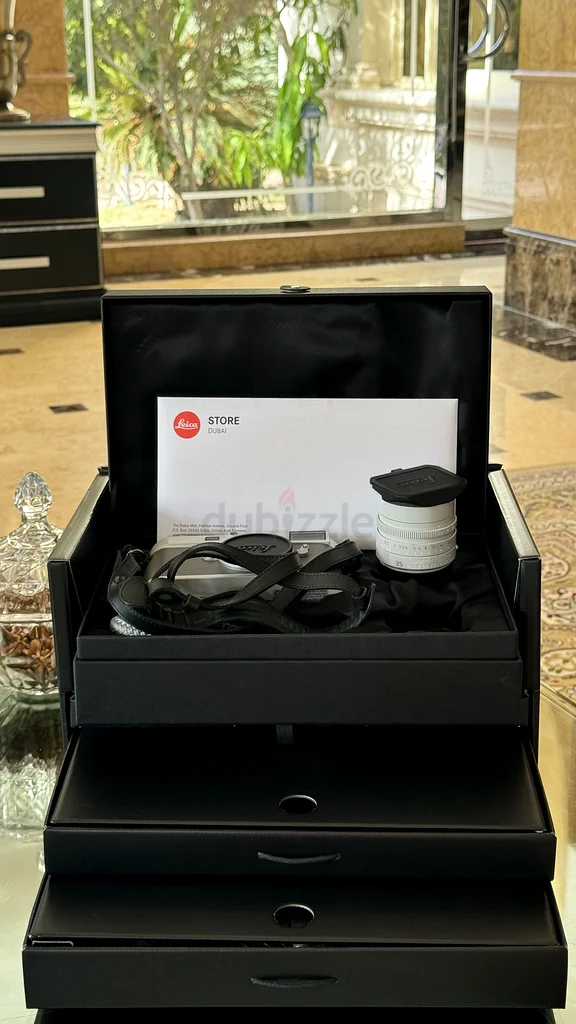 ليكا M10 إصدار الشبح 095/25063234124973955112