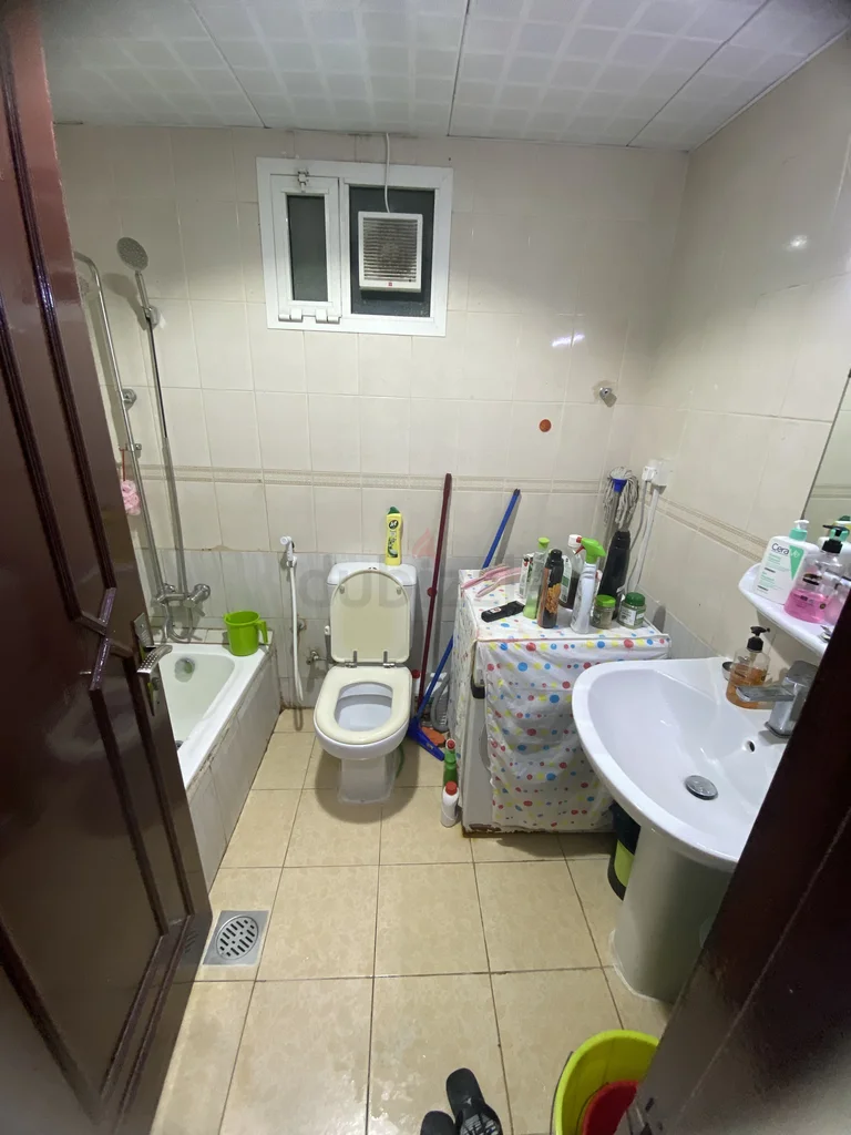 No Commission, Fully furnished room available at mbz city for south indian family exe. bachelor62867803805315113
