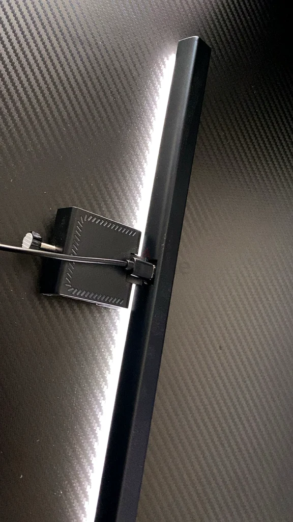 شريط إضاءة الشاشة63256063670017111