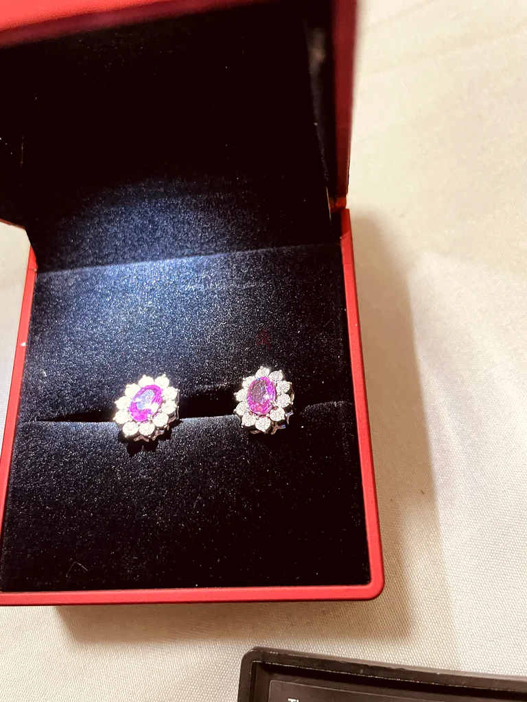 18K White Gold | Oval Sapphire  10 Diamonds63173511369601112