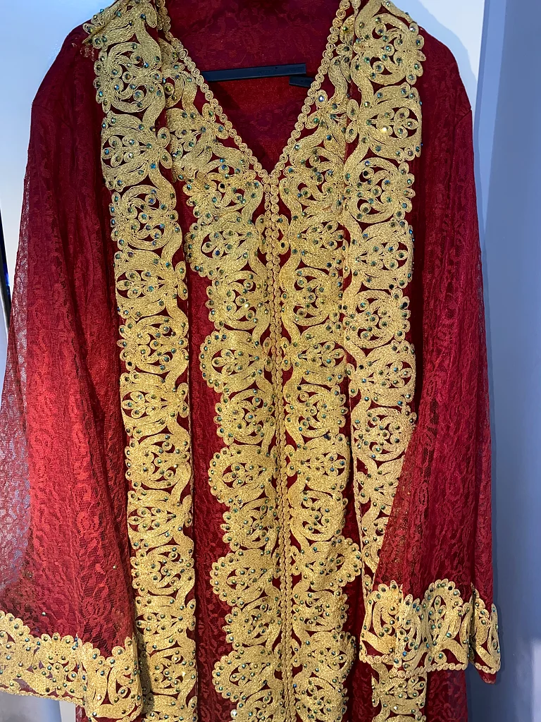 Elegant Red Kaftan with Exquisite Gold Embroidery63239079711490110