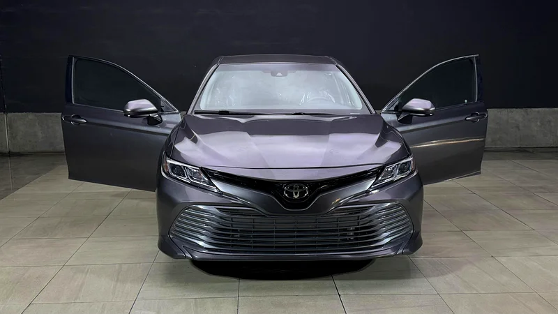 2020 Toyota Camry, LE Gray63166157552257113