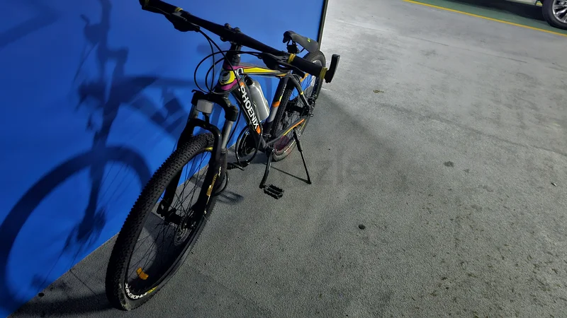 Sporty and perfectly clean bike629336945073951121