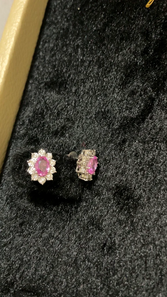 18K White Gold | Oval Sapphire  10 Diamonds63173511369601111