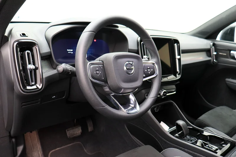2023 XC40 ULTIMATE DARK - Certified by Al Futtaim63177574533633113