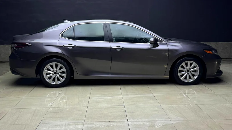 2020 Toyota Camry, LE Gray63166157552257114