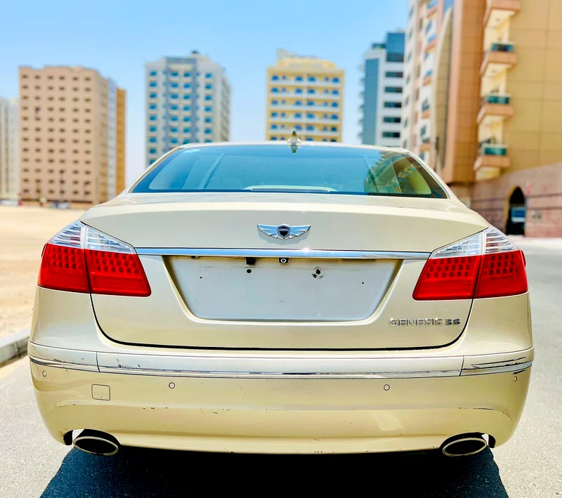 A BEAUTIFUL CLEAN HYUNDAI GENESIS 2011 MODEL GCC SPACE EXCELLENT CONDITION CLEAN CAR REF:878063137332907394114