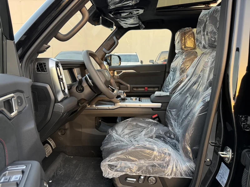Geely T2 LUXURY Black / Gray 8 Gear Automatic Transmission Pilot Seat 202562929648551170114