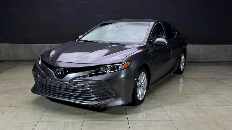 2020 Toyota Camry, LE Gray63166157552257112