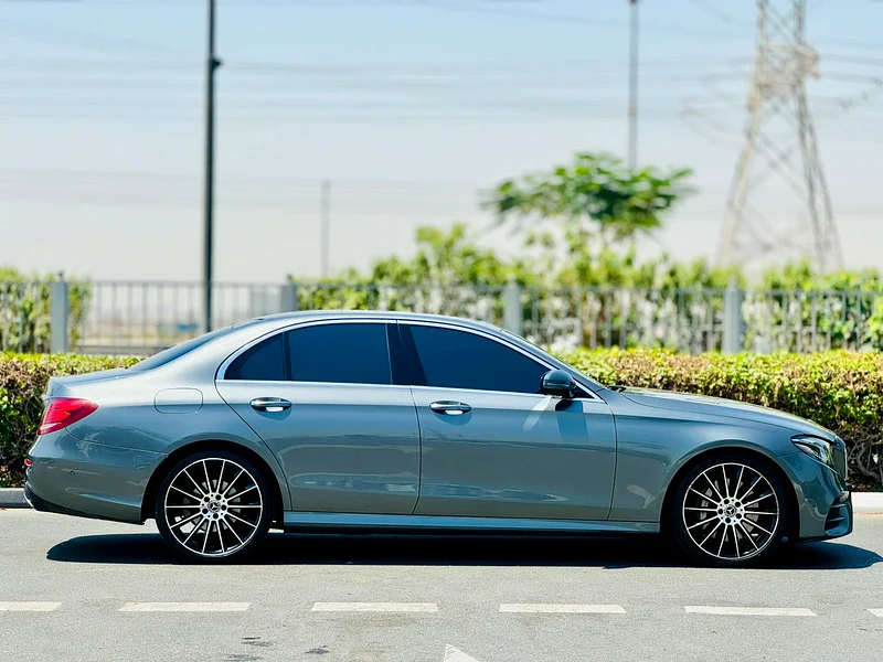 MERCEDES BENZ E300 |GCC SPECS| YEAR 2020 | ACCIDENT FREE | SINGLE OWNED |63233103189506113