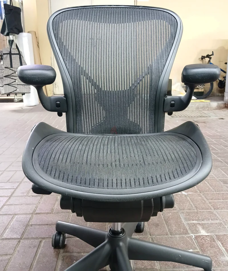 Herman Miller Aeron Chair Latest model Fully Loaded63186264852610111