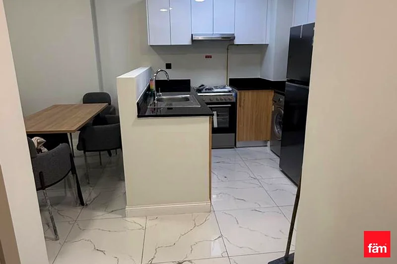 FURNISHED | SPACIOUS UNIT | NEAR TO METRO62890343328387113