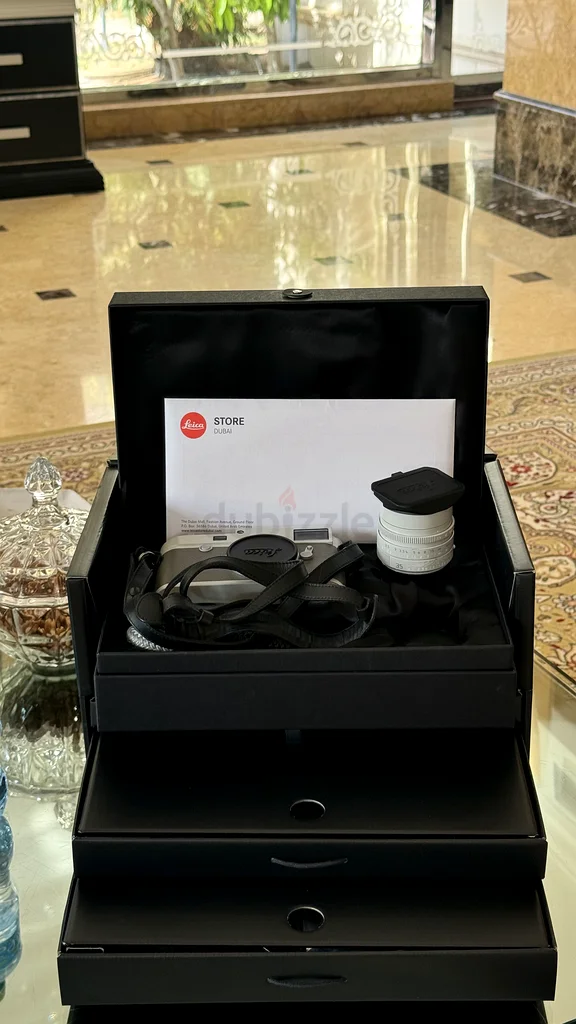 ليكا M10 إصدار الشبح 095/25063234124973955111