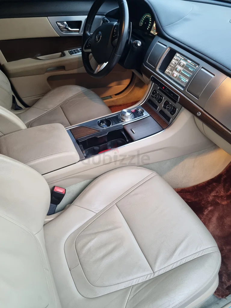 جاكوار XF 201562930623343362114