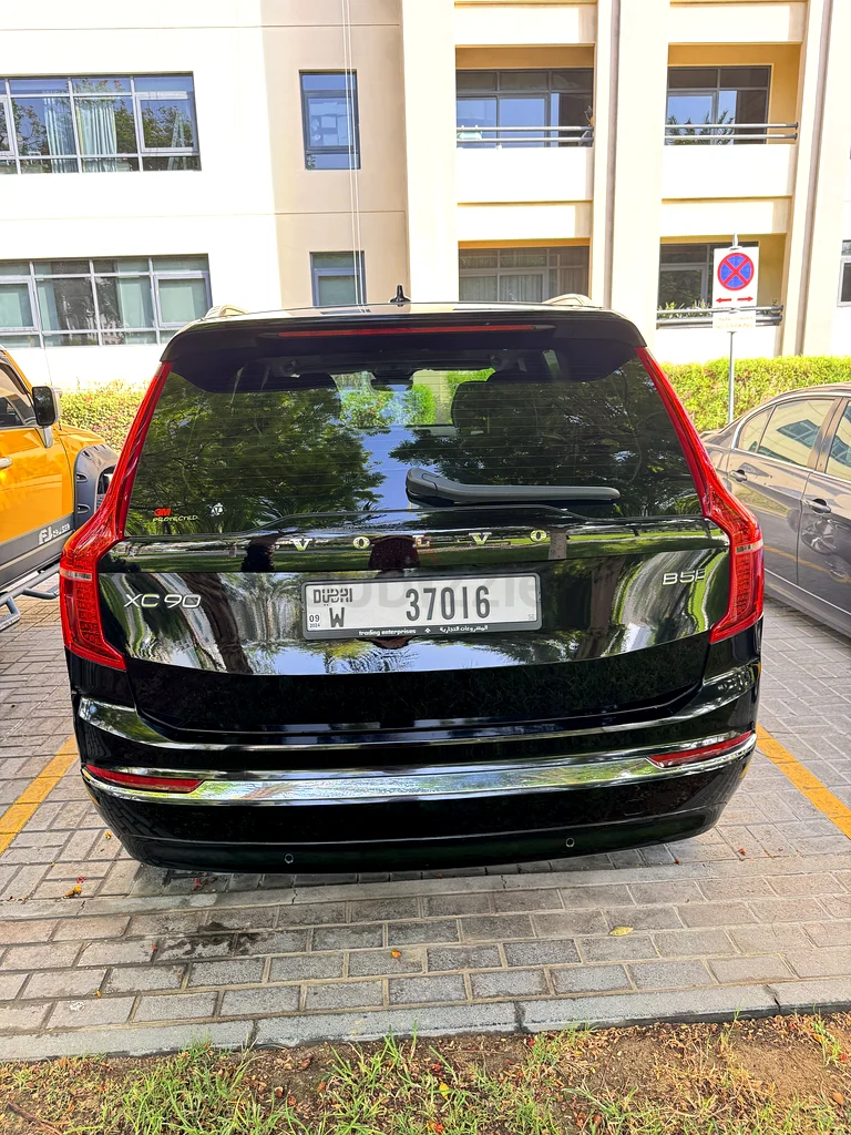 فولفو XC90 أول مالك / أميال قليلة / خدمات كاملة / ضمن الضمان63177574648963112