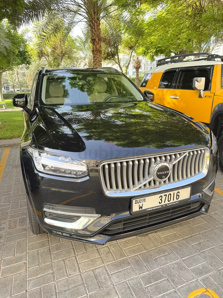 فولفو XC90 أول مالك / أميال قليلة / خدمات كاملة / ضمن الضمان63177574648963111
