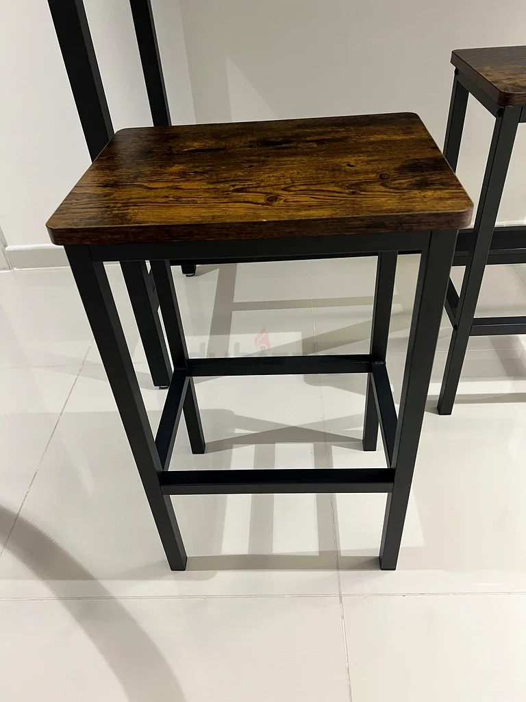 Rustic Bar Table and Stools Set63219818539905112