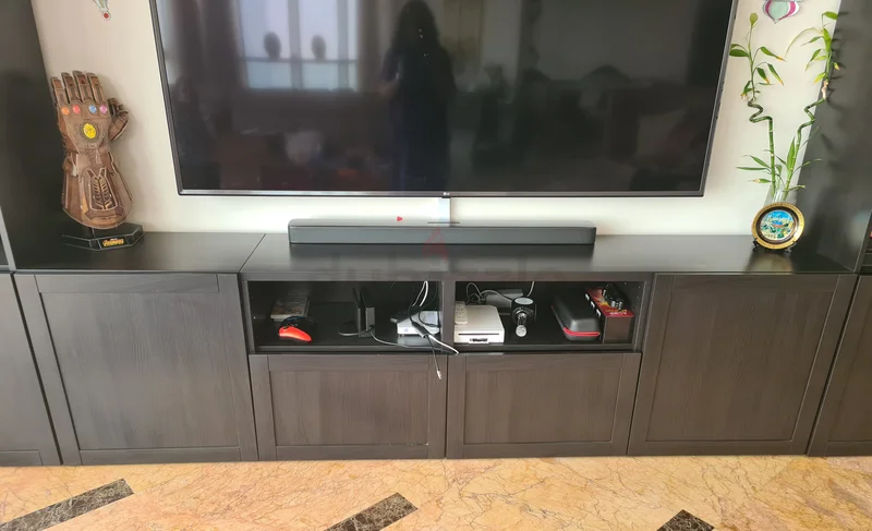حاملة تلفزيون كبيرة مع مساحة تخزين واسعة على الأرفف62864709410307111