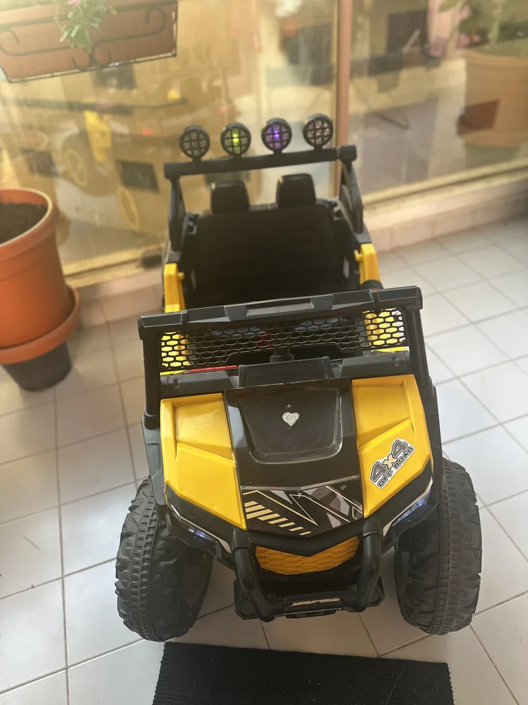 سيارة لعبة صفراء مثيرة للاهتمام من نوع RZR تعمل بالضغط للأطفال!62930653339394112