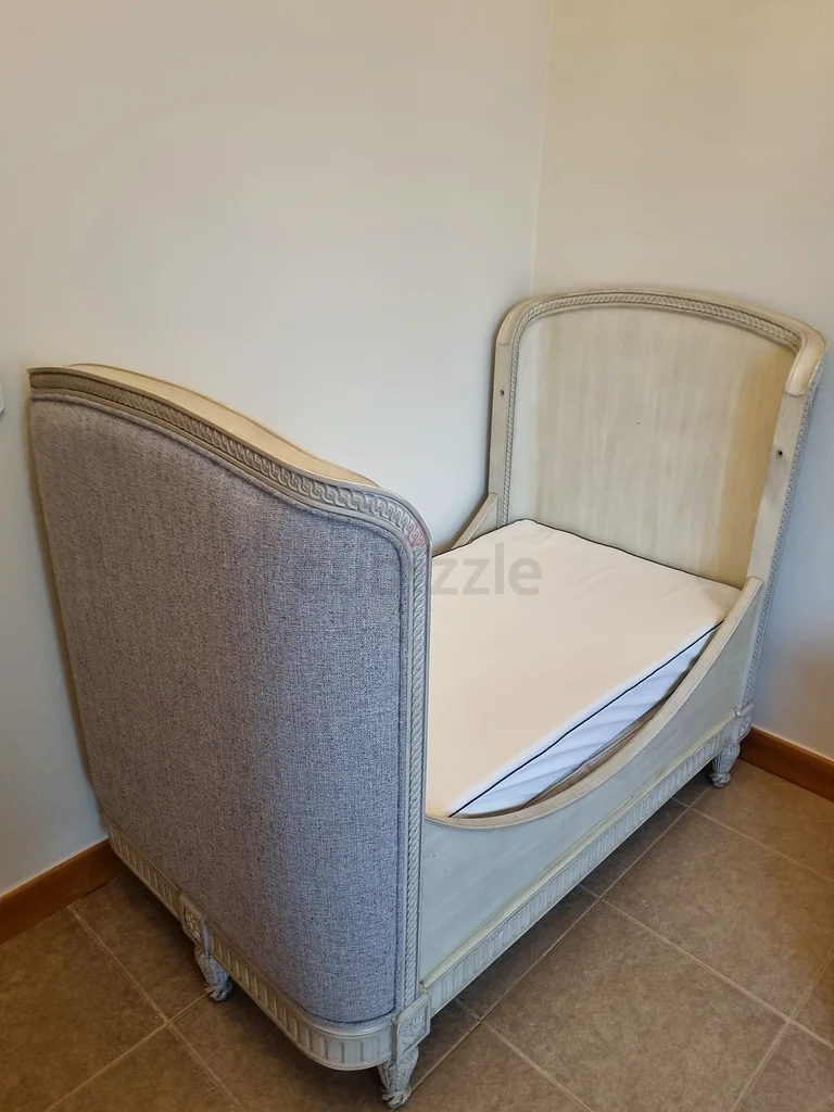 RH Belle Upholstered Crib63265599191169111