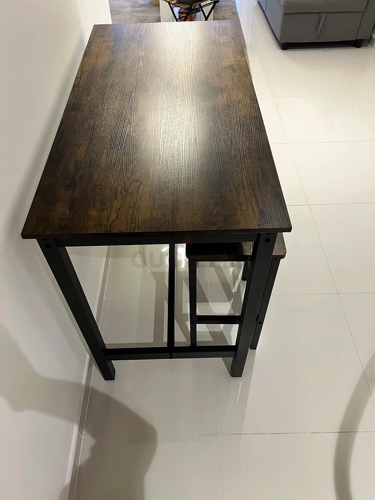 Rustic Bar Table and Stools Set63219818539905111