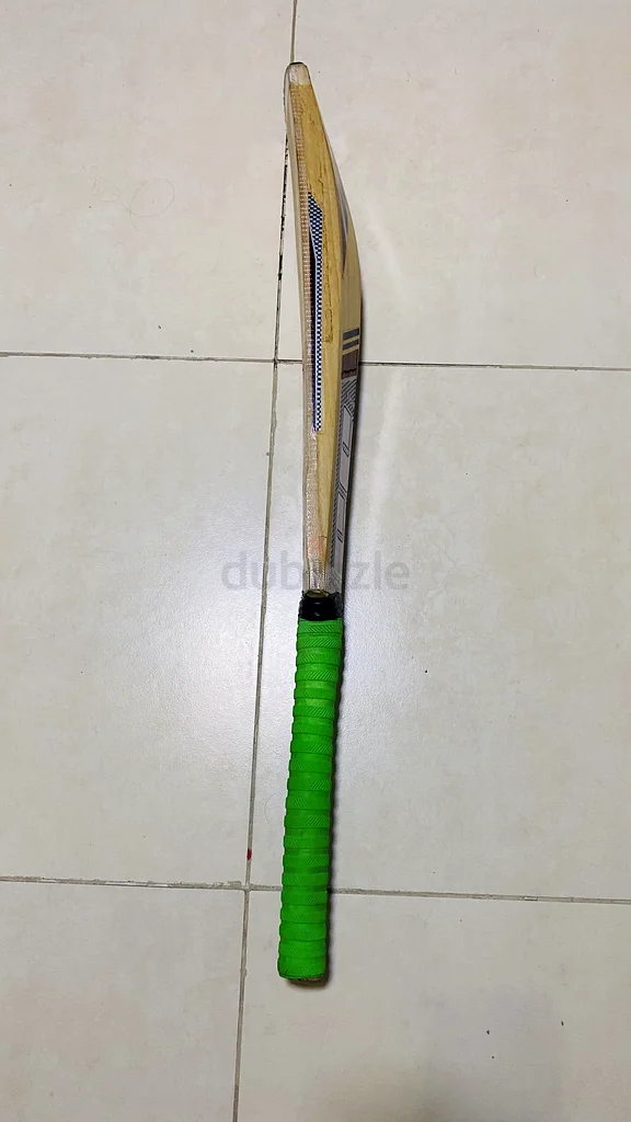 Premium Cricket Bat - Perfect for Aspiring Players!63247759124225112