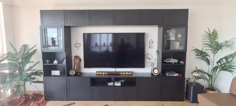 حاملة تلفزيون كبيرة مع مساحة تخزين واسعة على الأرفف628647094103071128