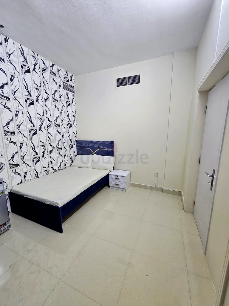 غرفة تنفيذية للايجار بالقرب من مترو شرف دي جي في مخول بور دبي63128168666369113