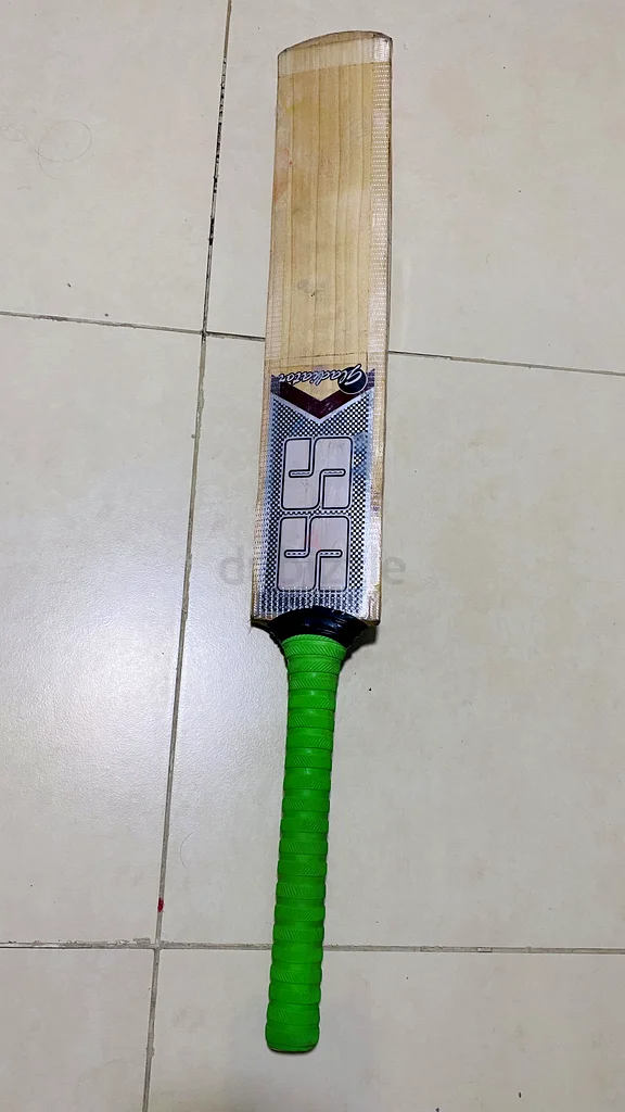 Premium Cricket Bat - Perfect for Aspiring Players!63247759124225114