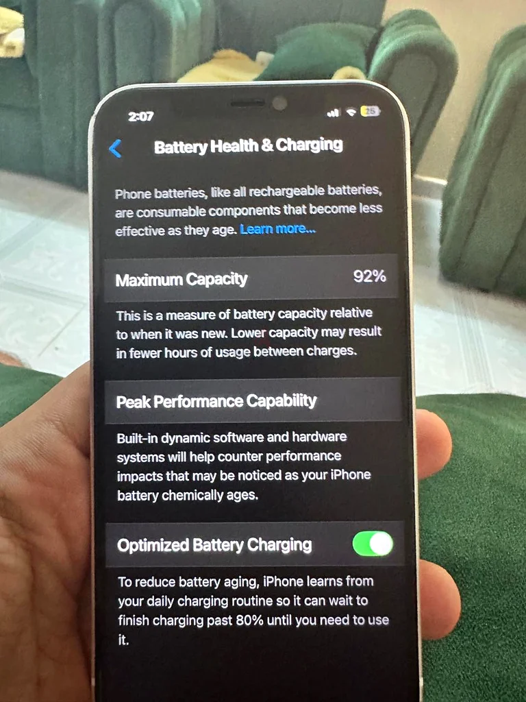 Iphone 1263215382056962110