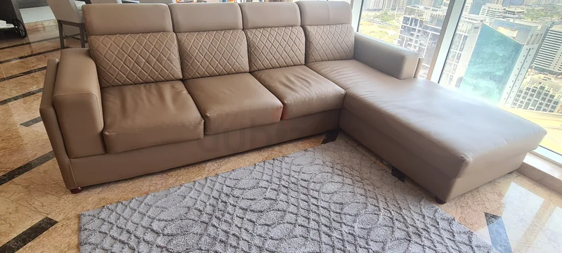 طقم أرائك ماجليس وحدوي مع طاولة قهوة - لون محايد وسهل التنظيف628647094168331129